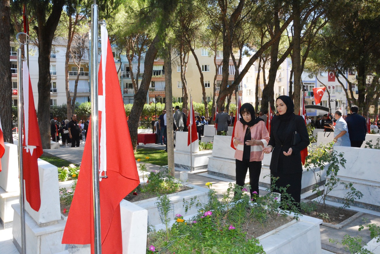 Demokrasi Şehitleri Manisa'da Anıldı-55