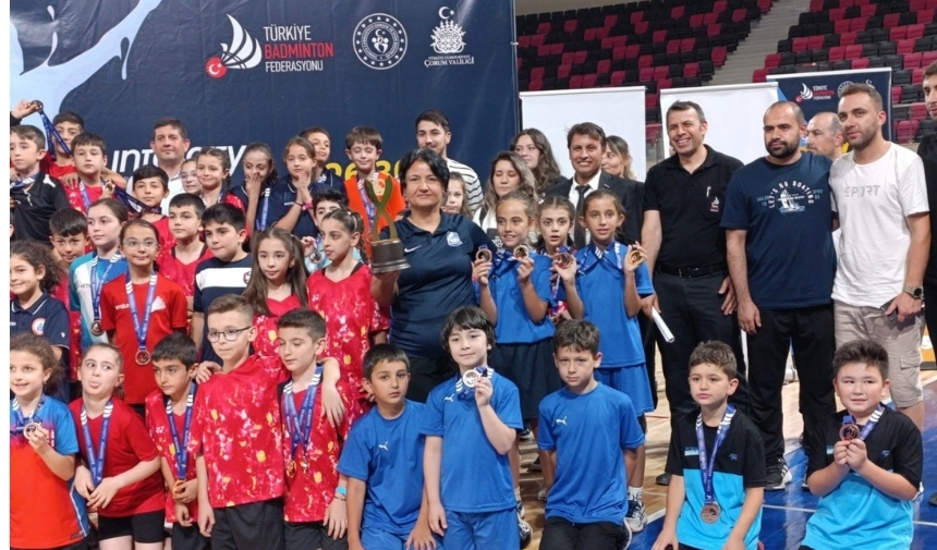 Yunusemreli Badmintoncular Türkiye Şampiyonasında Büyük Başarı Gösterdi! (4)