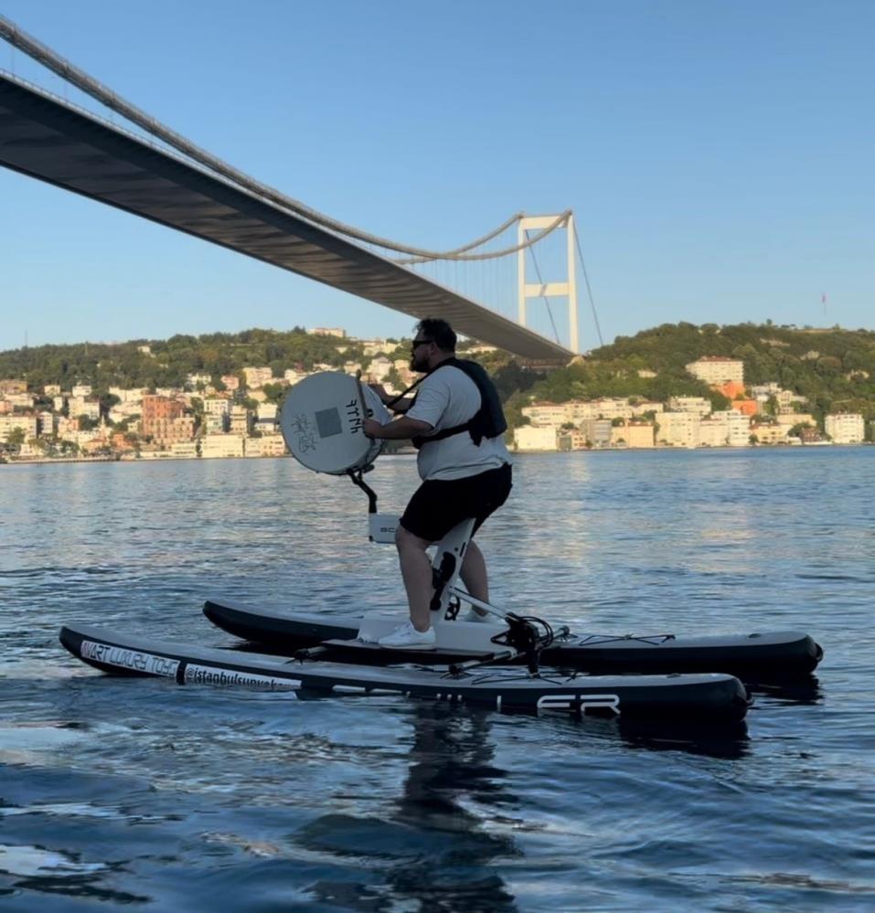 Fenomen davulcu çılgınlıklarına bir yenisini daha ekledi!