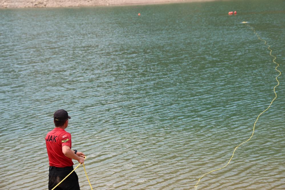 Jandarma yerli teknolojiyle derinlerden helikopter çıkardı