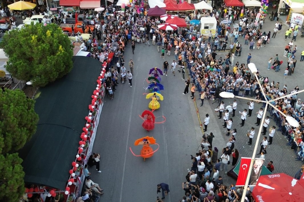 Eşme Kilim Festivali’ne Coşkulu Açılış1