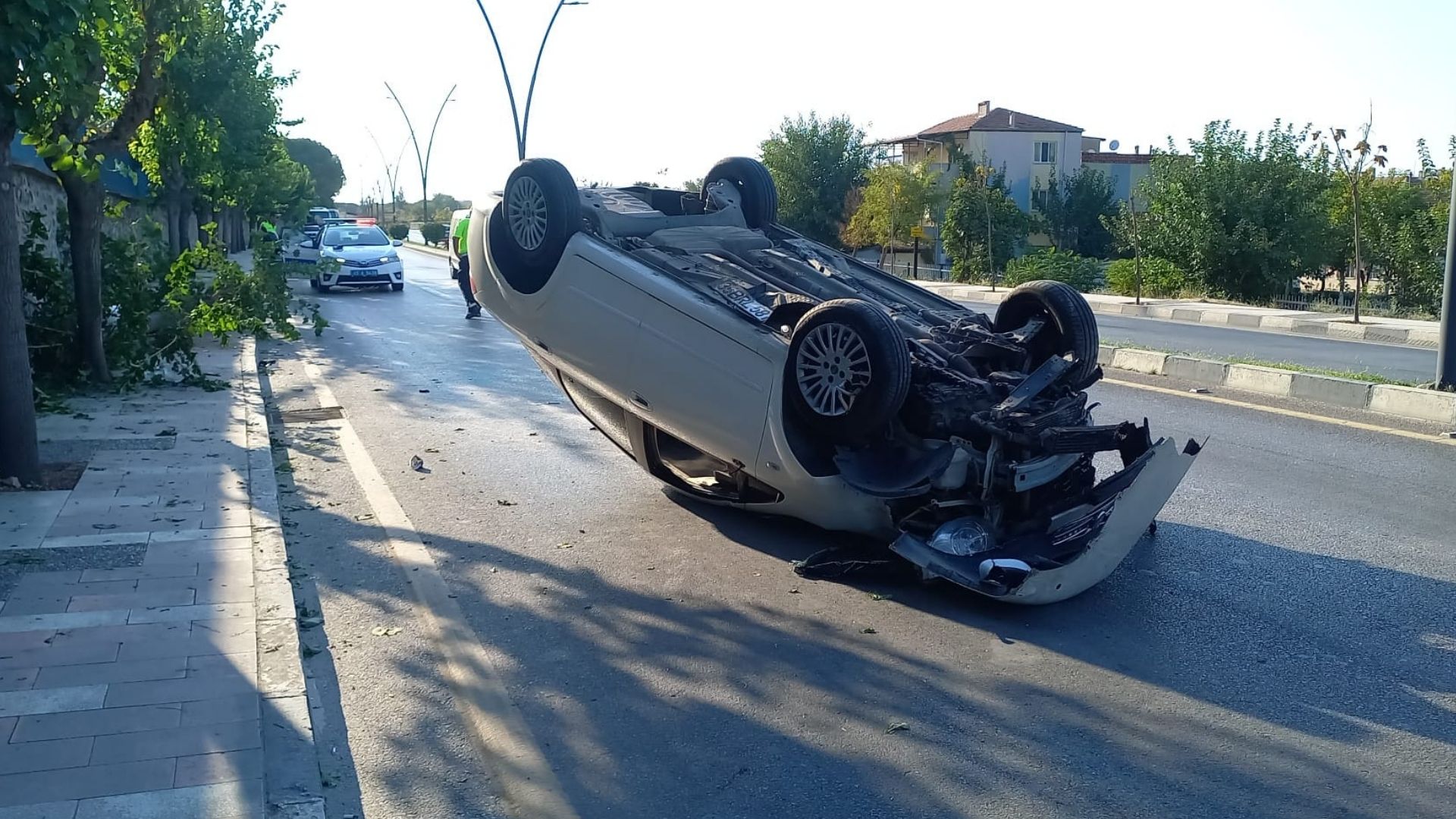 Manisa'da Otomobil Takla Attı 4 Yaralı.jpeg