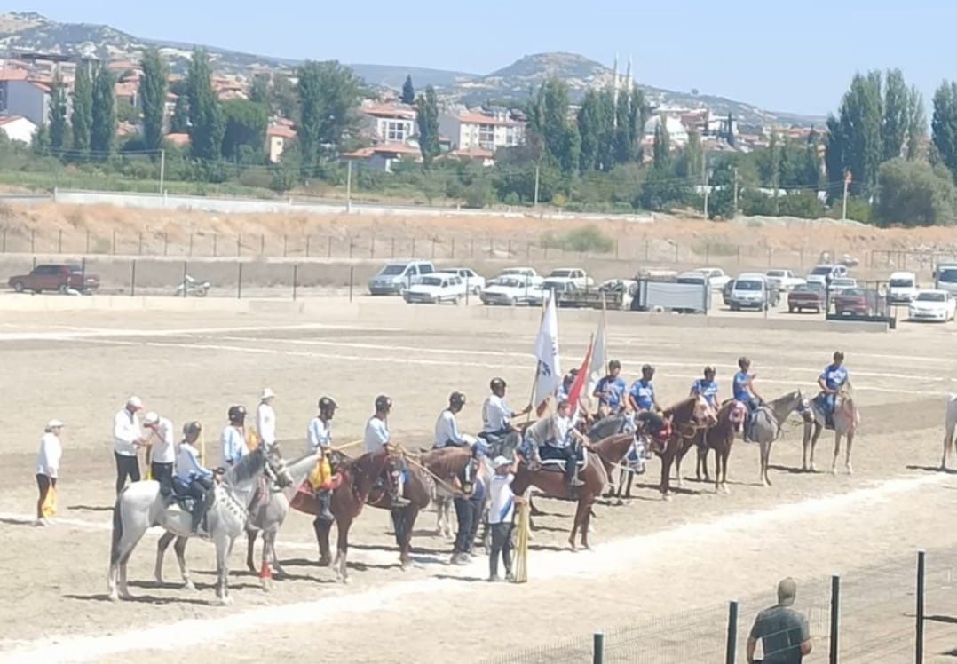 Selendi Beypınar Takımı Atlı Cirit Ligi’ne Çıktı 02