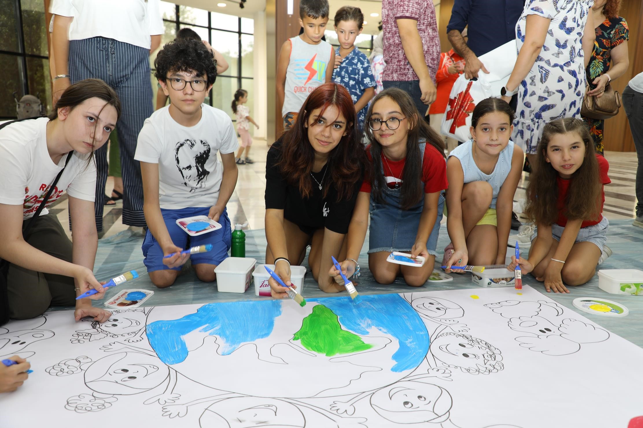 Manisa'da çocuklar barışı sanatla anlattı-22