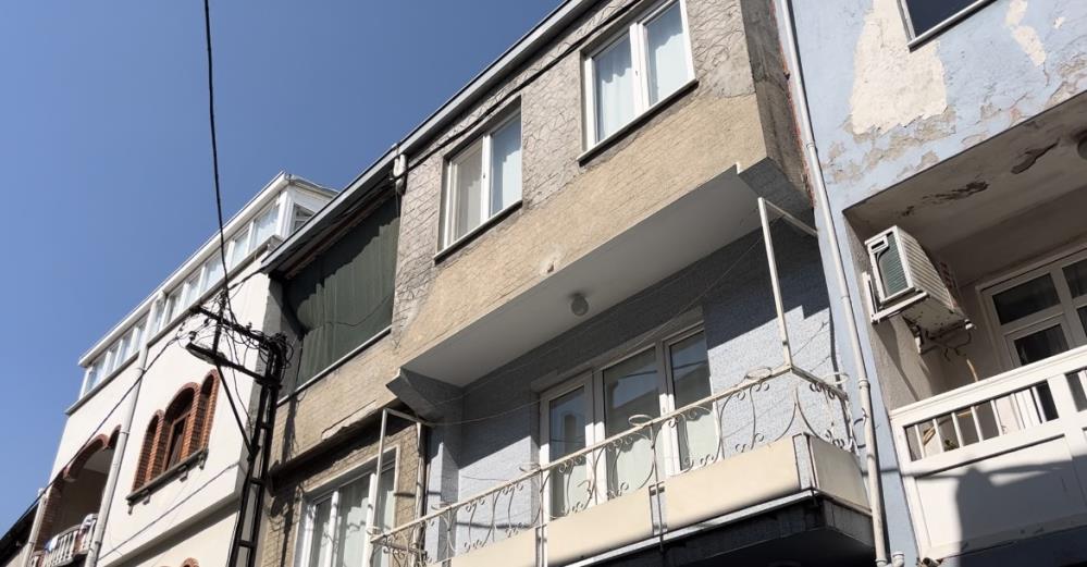 2 çocuk babası apartmanda ölü bulundu