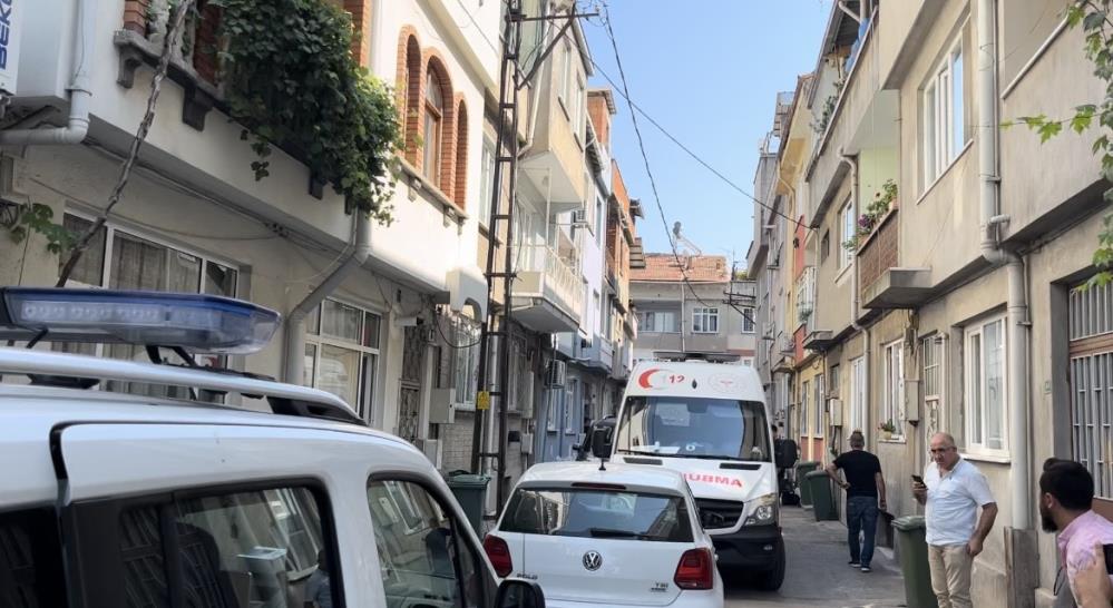 2 çocuk babası apartmanda ölü bulundu-1