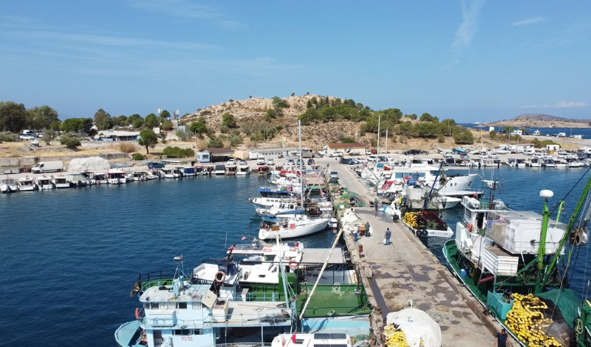 İzmir'de Av Yasağı! Balıkçılar 'Vira Bismillah' Dedi 22