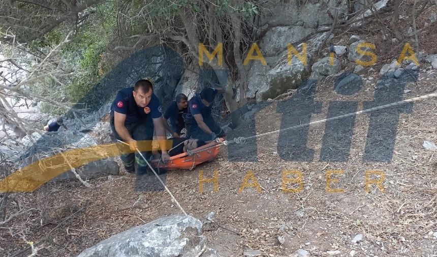 Manisa'da Kayalıklardan Düşen Taş Koleksiyonu Tutkunu Kişi Yaralandı (3)-1