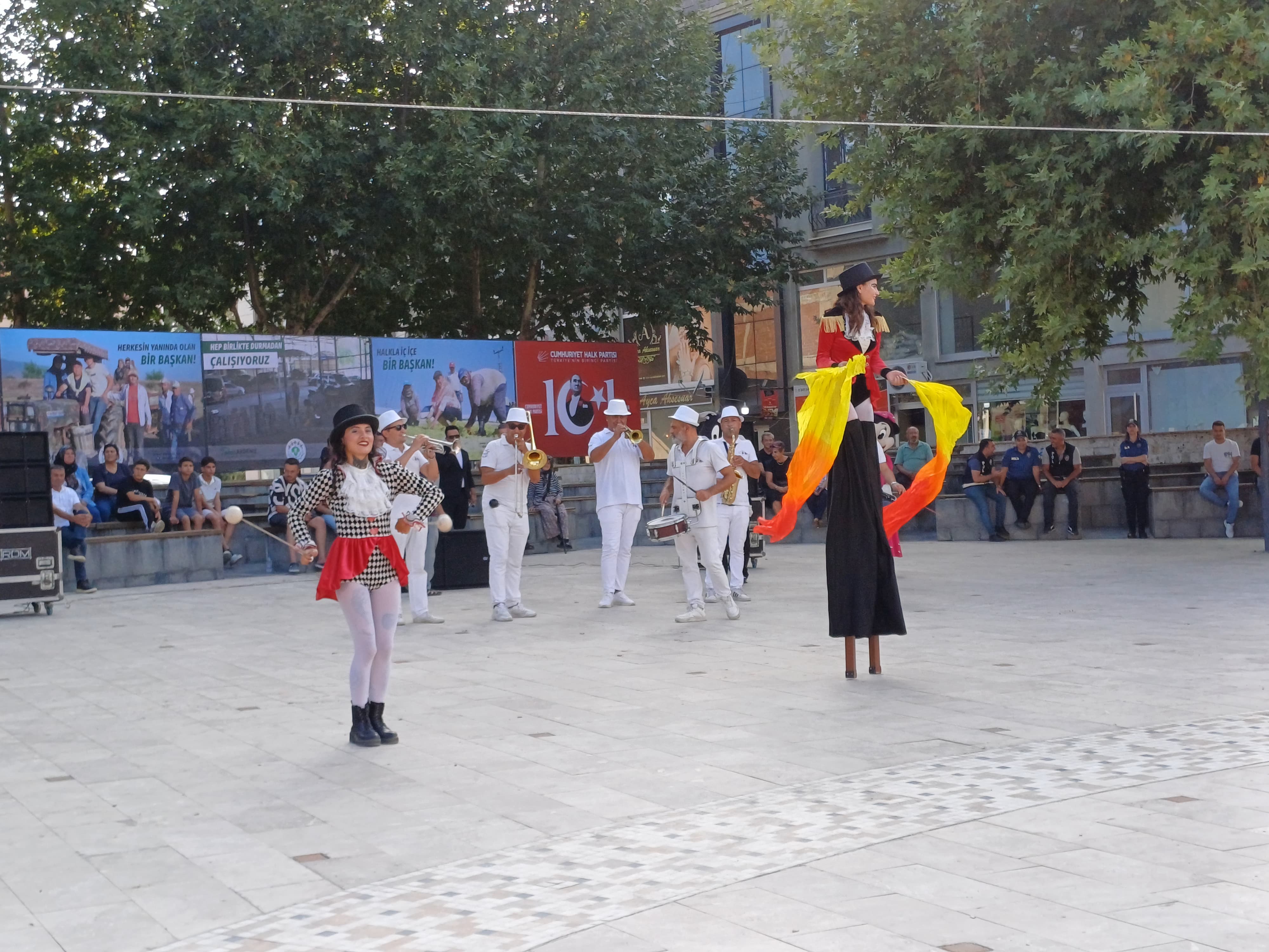 Sarıgöl 16. Geleneksel Sultani Üzüm Festivali Başladı