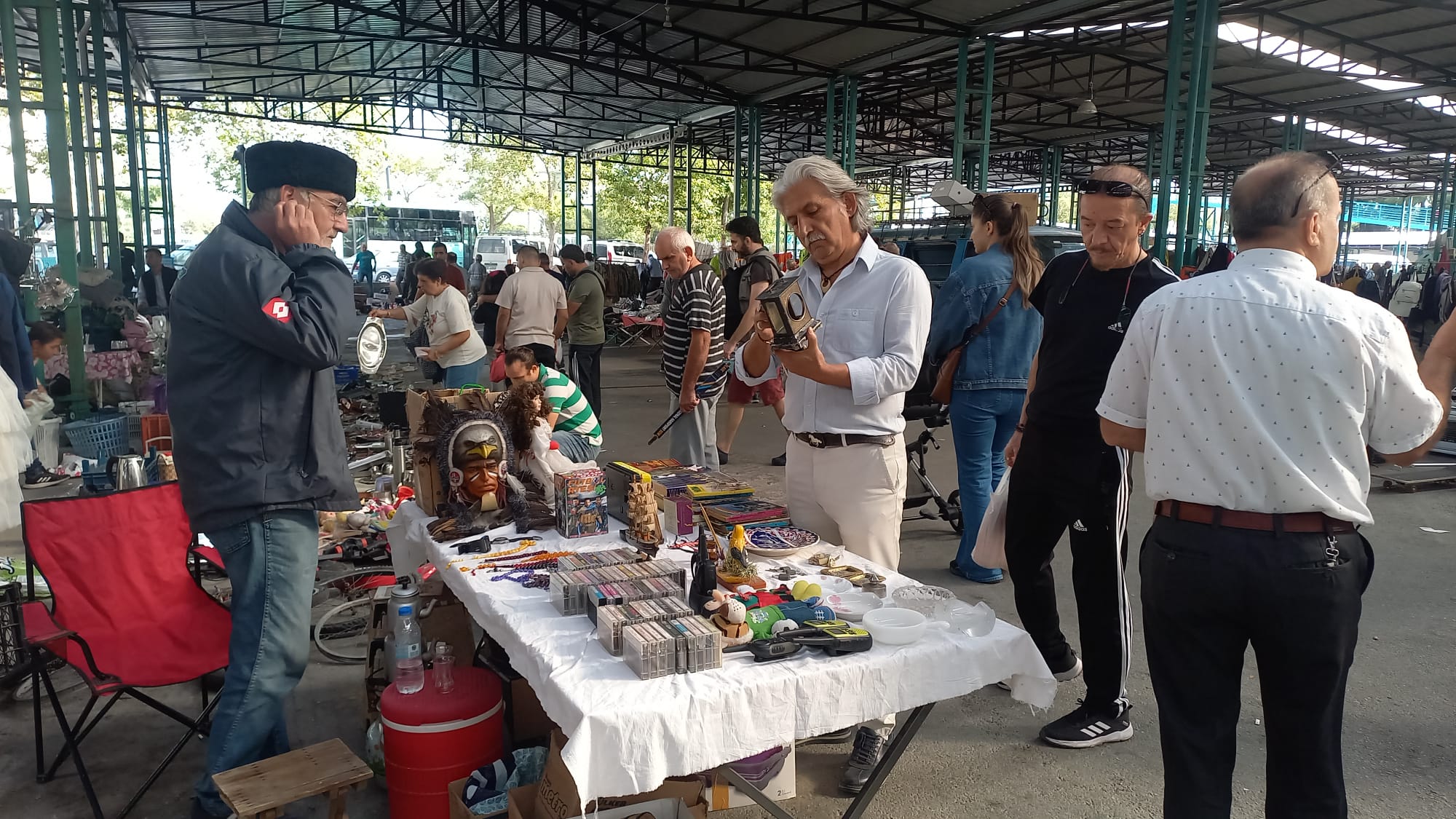 Manisa'da Kaymakam Genel'den Bit Pazarı'na Renkli Ziyaret!