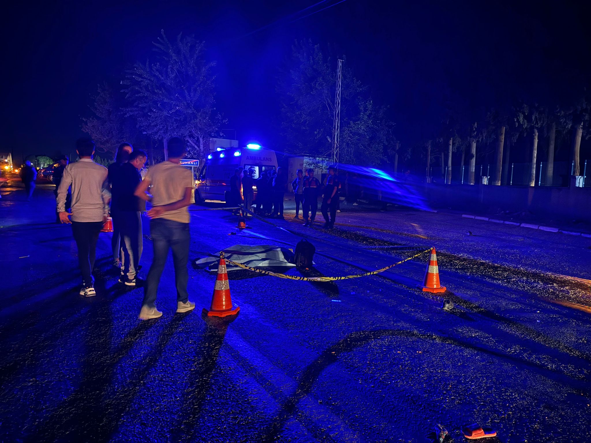 Manisa’da 3 aracın karıştığı trafik kazasında 1 kişi öldü, 7 kişi yaralandı-3