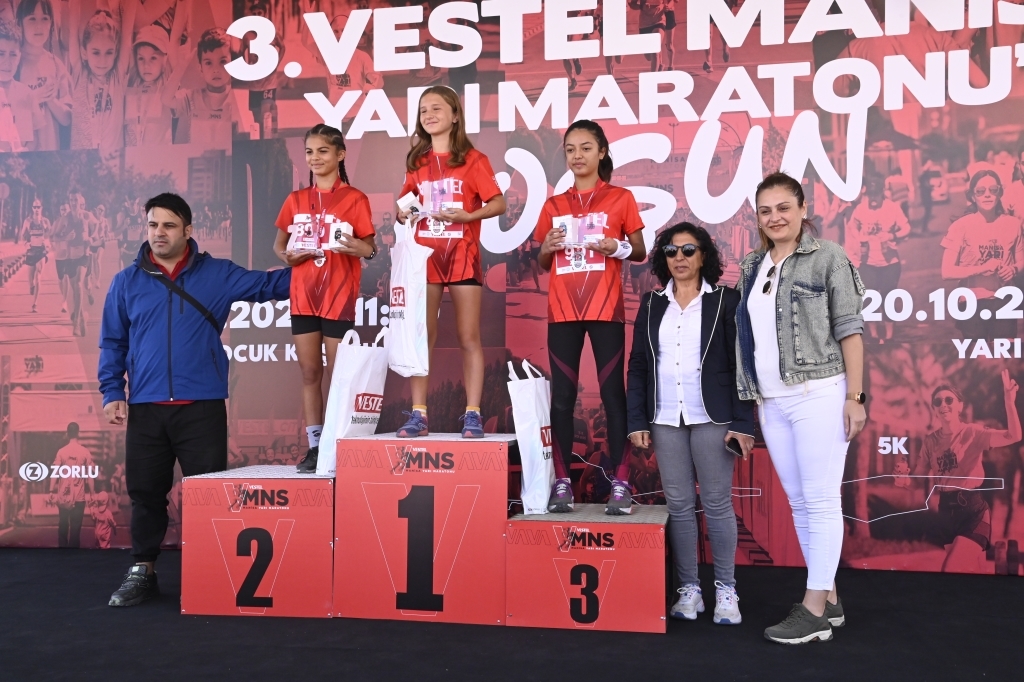 3. Uluslararası Vestel Manisa Yarı Maratonu Başladı3