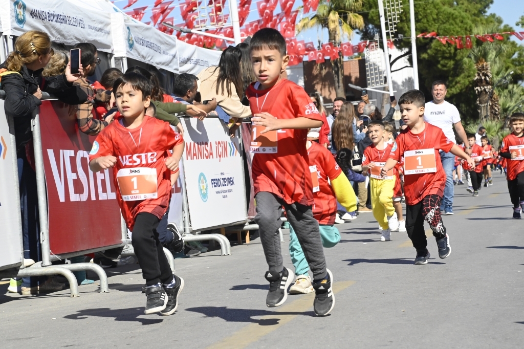 3. Uluslararası Vestel Manisa Yarı Maratonu Başladı7