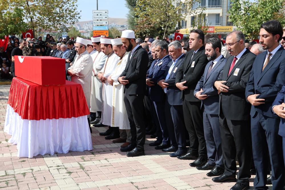 Şehit Sefer Alan son yolculuğuna uğurlandı