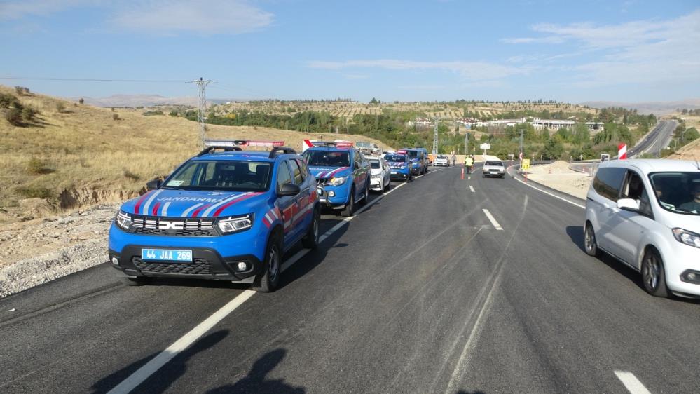 Kontrolden çıkan yolcu minibüsü devrildi: 17 yaralı