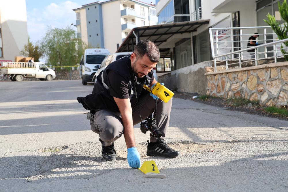 Silahlı kavgada 3 kişi yaralandı!