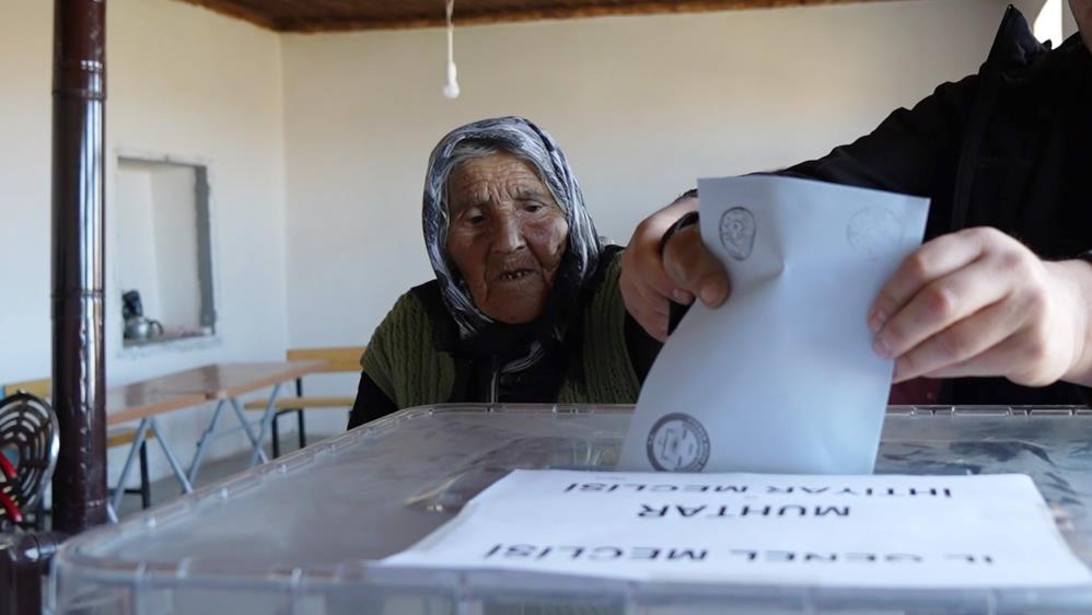 Türkiye'nin en yaşlı insanı 117 yaşında hayatını kaybetti