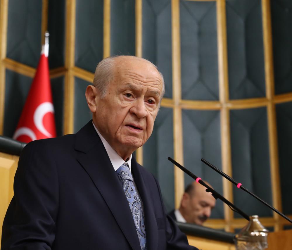 MHP Lideri Bahçeli: “Devleti milletten ayırmak, milleti devletten ayrıştırmak su katılmamış bölücülüktür.”