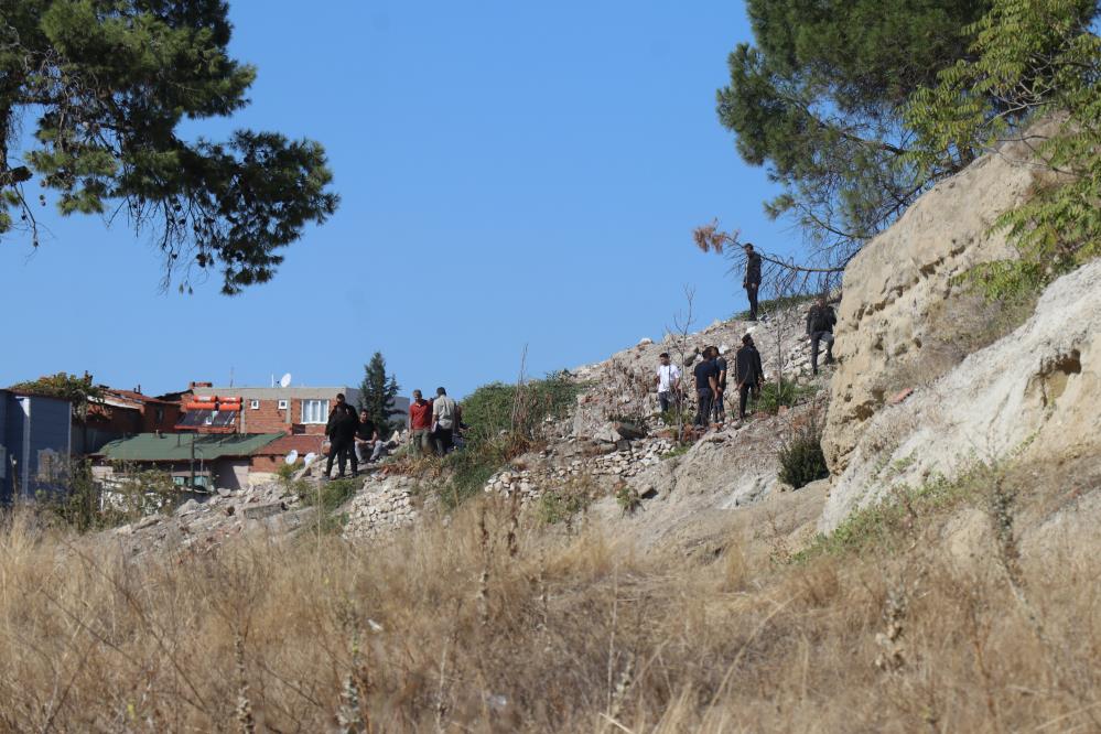 Denizli'de boş arazide insan kemikleri bulundu