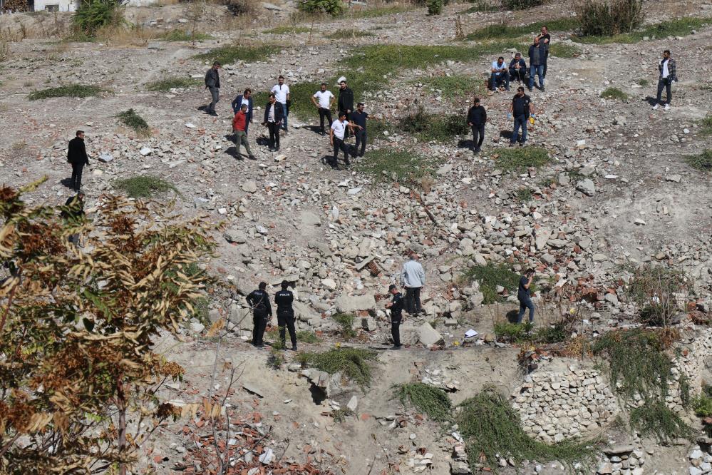 Denizli'de boş arazide insan kemikleri bulundu