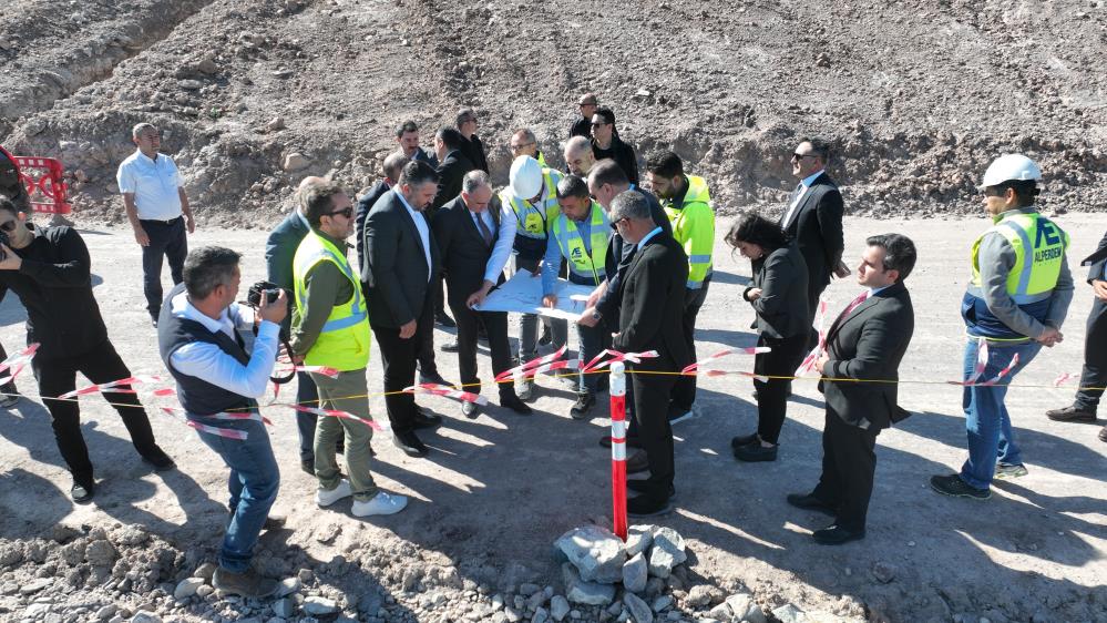 Sanayi ve Teknoloji Bakan Yardımcısı İnan'dan Muradiye OSB'ye ziyaret