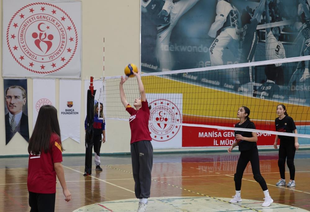 Manisa'da spor yoluyla kardeşliği pekiştirdiler