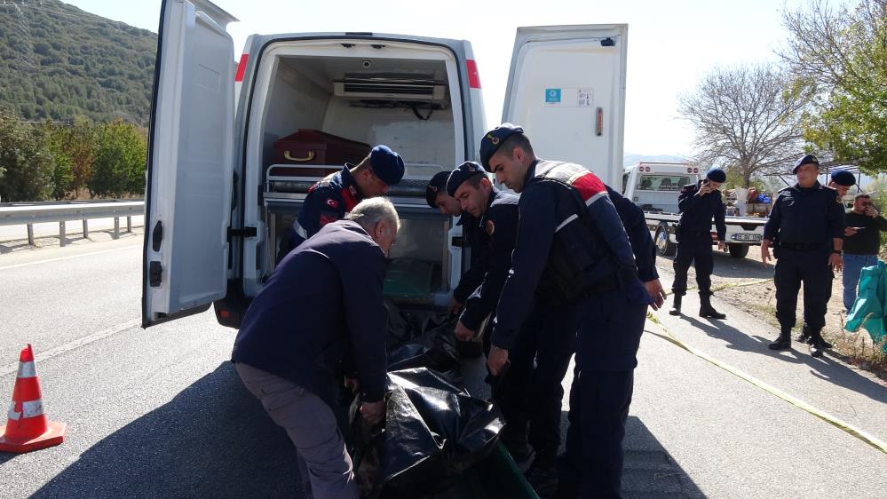 Kediye çarpıp şarampole düşen motosikletli hayatını kaybetti