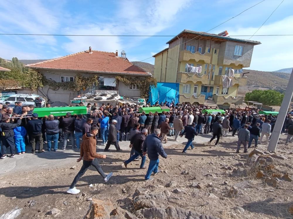 Pancar hasadına giderken canlarından oldular