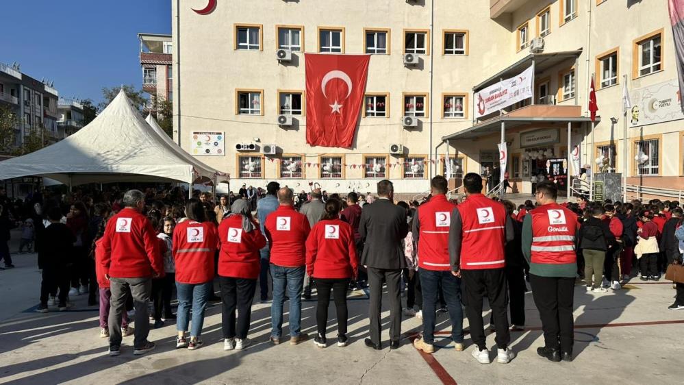 Manisa'da kızılay haftası kutlandı-1