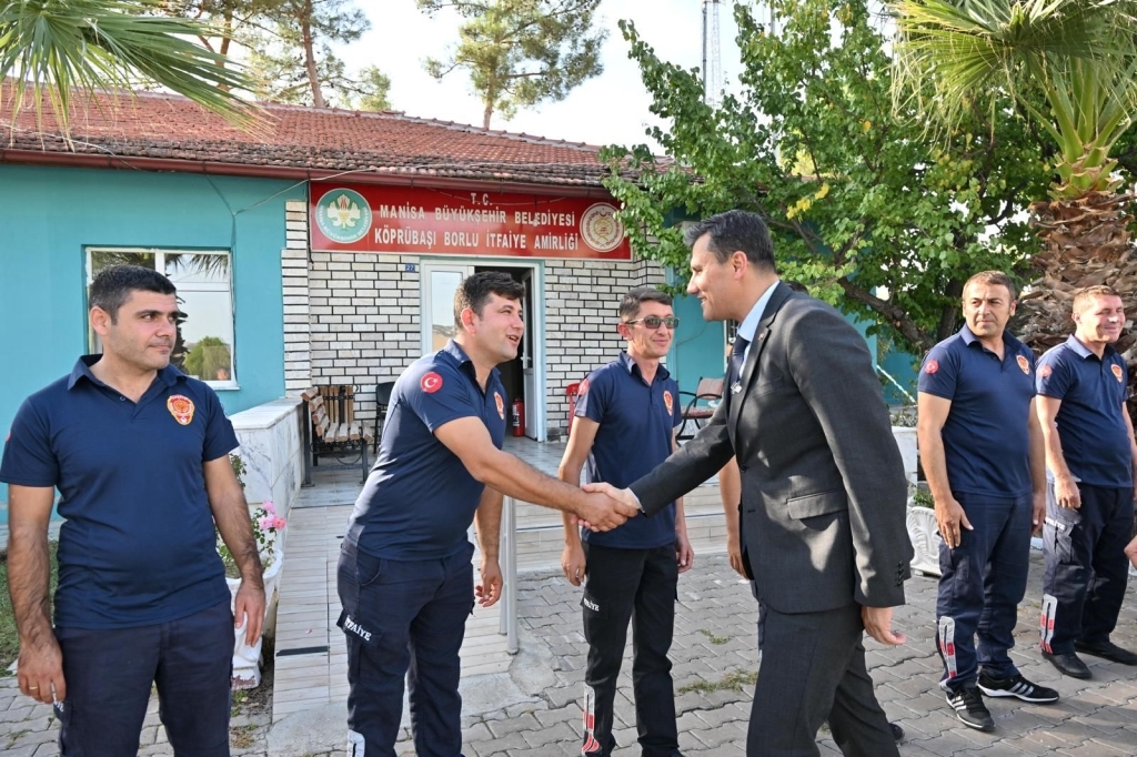 Başkan Zeyrek Ilçedeki Vatandaşların Talep Ve Sorunlarını Dinledi!1