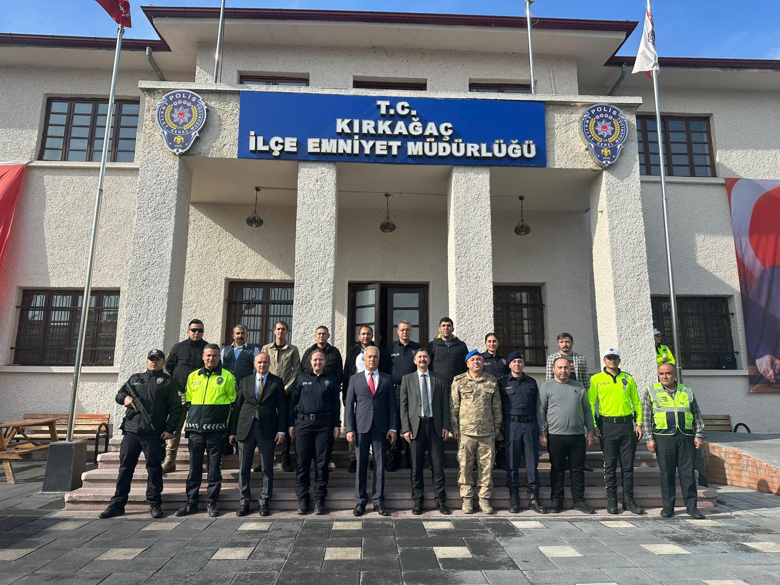 Kırkağaç Emniyeti'ne 3 yeni araç tahsis edildi