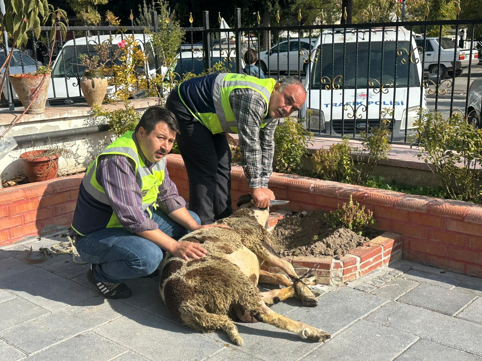 Kırkağaç Emniyeti'ne 3 yeni araç tahsis edildi-1