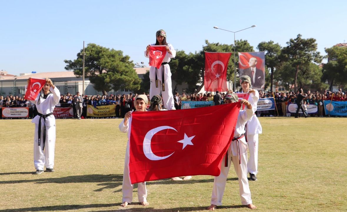 Kırkağaç'ta 29 Ekim Cumhuriyet Bayramı Coşkusu! (7)