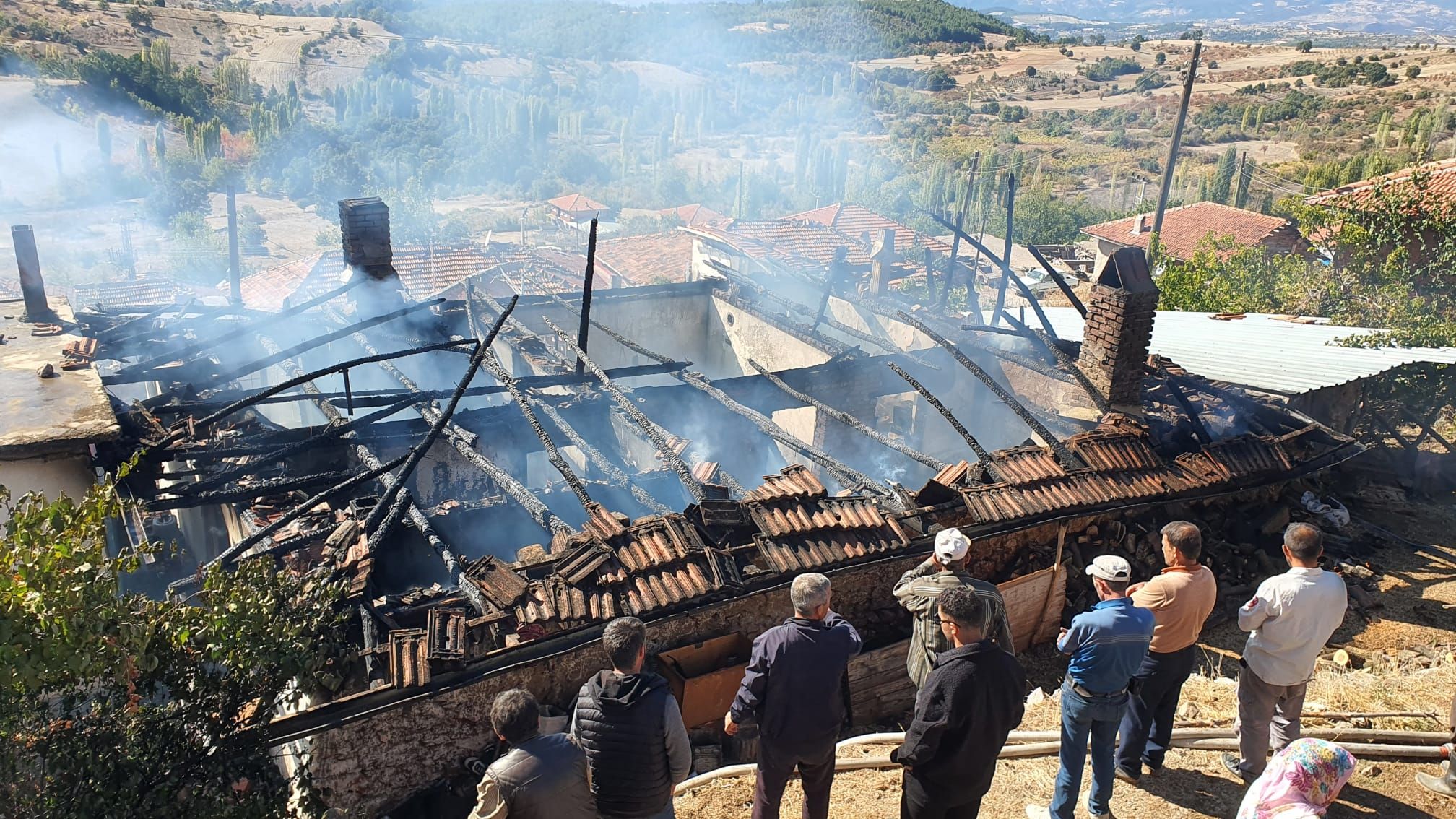 Manisa'da Ev Alev Alev Yandı!-1