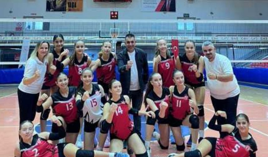 Şehzadeler'in Kızları, Kula Bediyespor'u Mağlup Etti! (1)