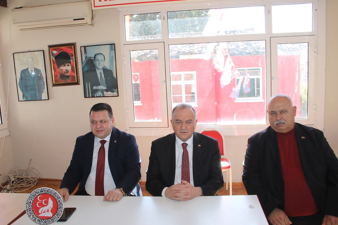 MHP Grup Başkanvekili Erkan Akçay'dan MHP Akhisar İlçe Teşkilatına Ziyaret!