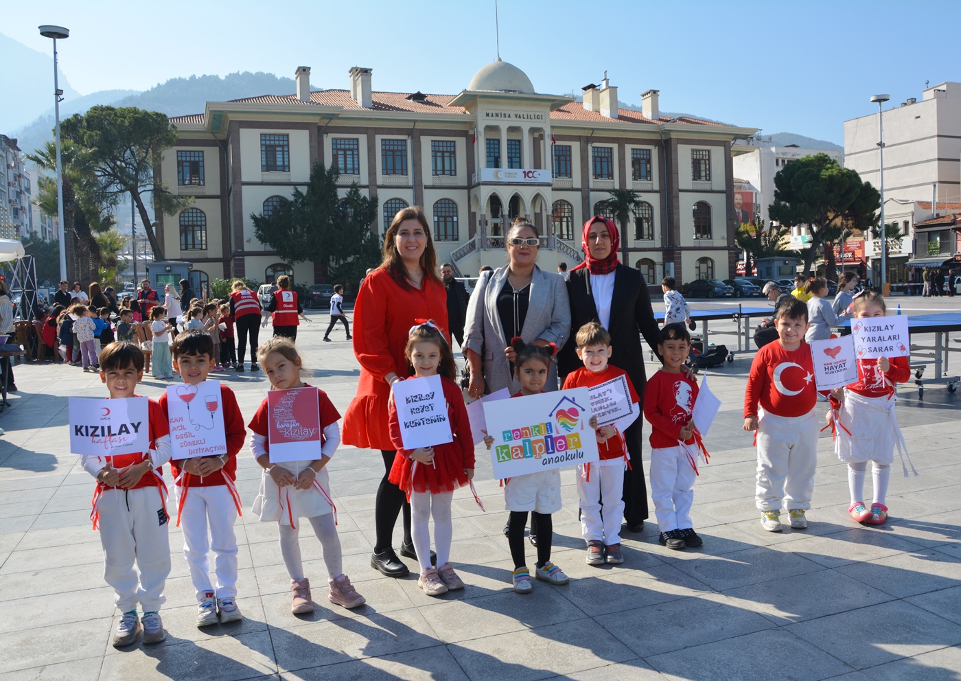 Şehzadeler'de Kızılay Haftası coşkusu