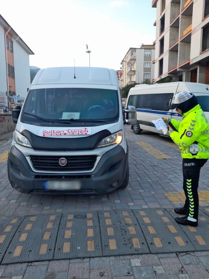 Manisa'da okul servis araçlarına denetim