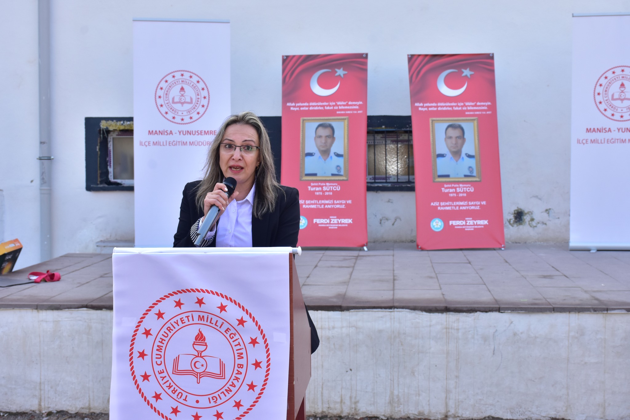 Manisa'da görevi başında şehit düşen Turan Sütçü'nün adı Laleli İlkokuluna verildi