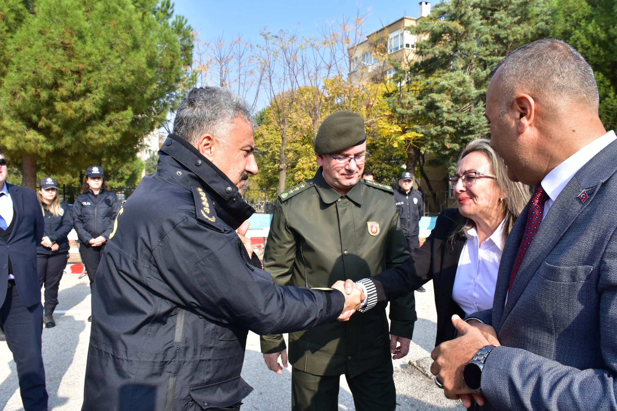 Manisa'da görevi başında şehit düşen Turan Sütçü'nün adı Laleli İlkokuluna verildi