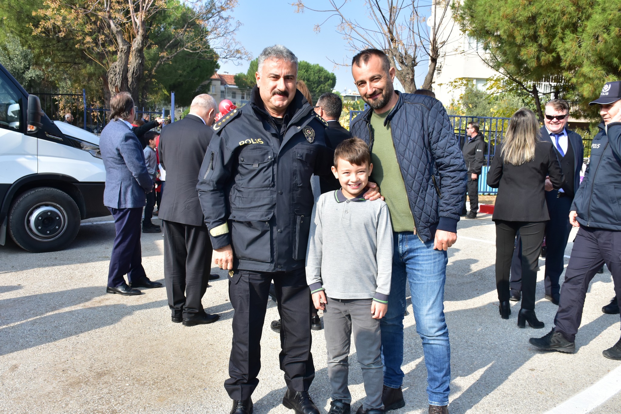 Manisa'da görevi başında şehit düşen Turan Sütçü'nün adı Laleli İlkokuluna verildi