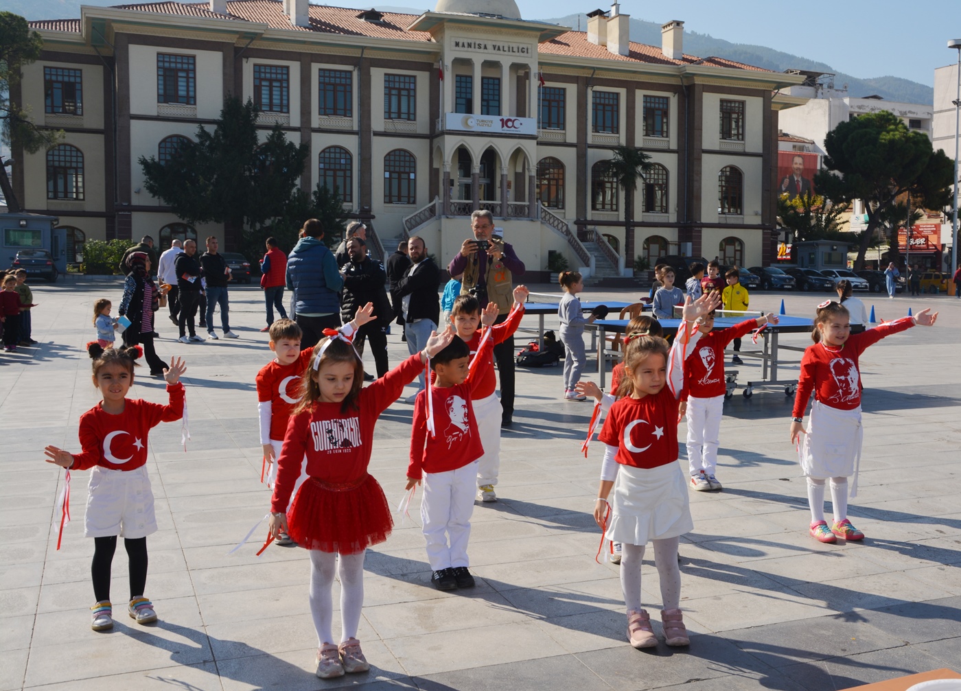 Şehzadeler'de Kızılay Haftası coşkusu