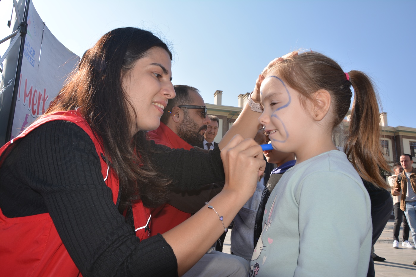 Şehzadeler'de Kızılay Haftası coşkusu