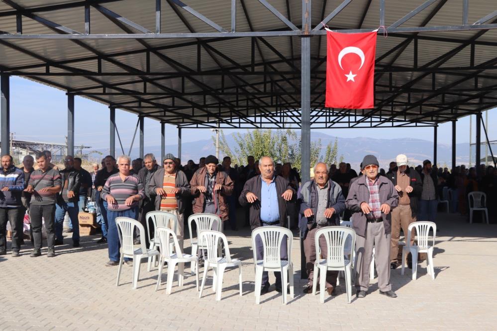 Manisa'da mevsimin kurak geçmesi nedeniyle vatandaşlar yağmur duasına çıktı