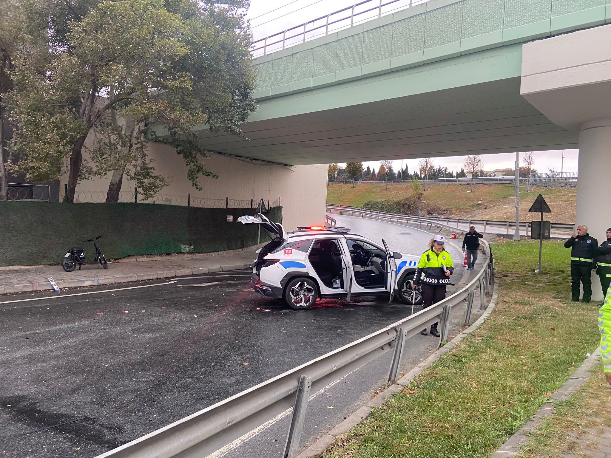 Trafik polisi kazaya müdahale ederken İETT otobüsünün çarpması sonucu şehit düştü!