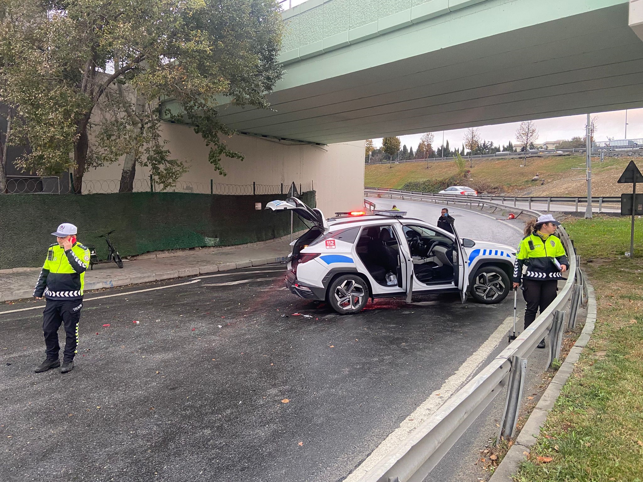 Trafik polisi kazaya müdahale ederken İETT otobüsünün çarpması sonucu şehit düştü!