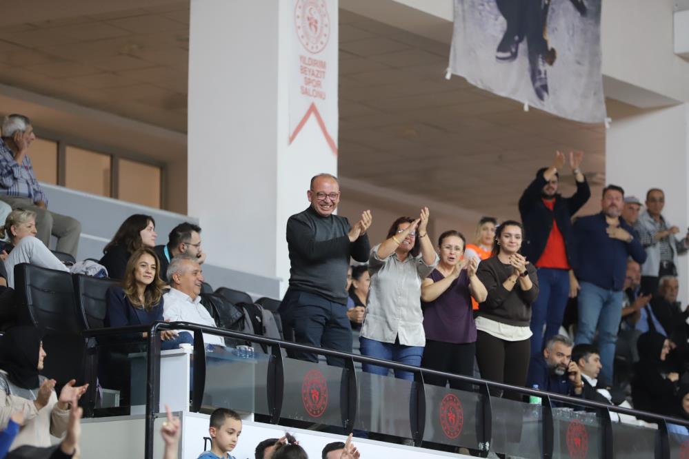 Haftanın maçında kazanan Turgutlu Belediyespor oldu