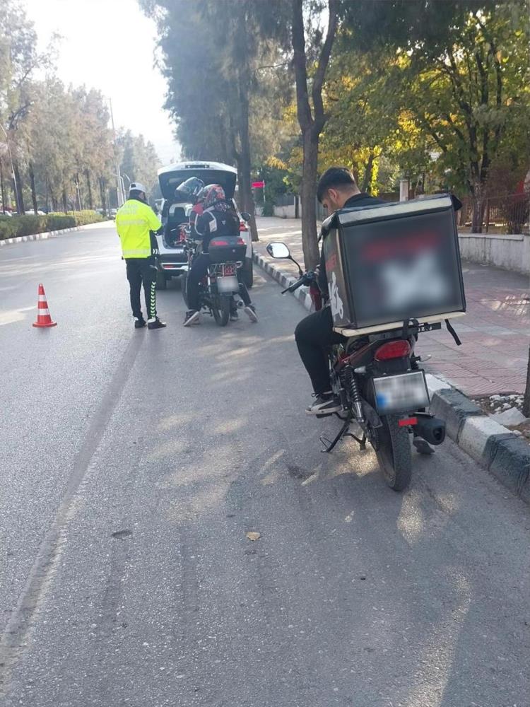 Manisa'da kurallara uymayan sürücülere ceza! 46 motosiklet trafikten men edildi-1