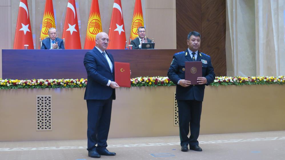 ATürkiye ile Kırgızistan arasında çevre, gümrük ve diğer alanlarda 19 anlaşma imzalandı