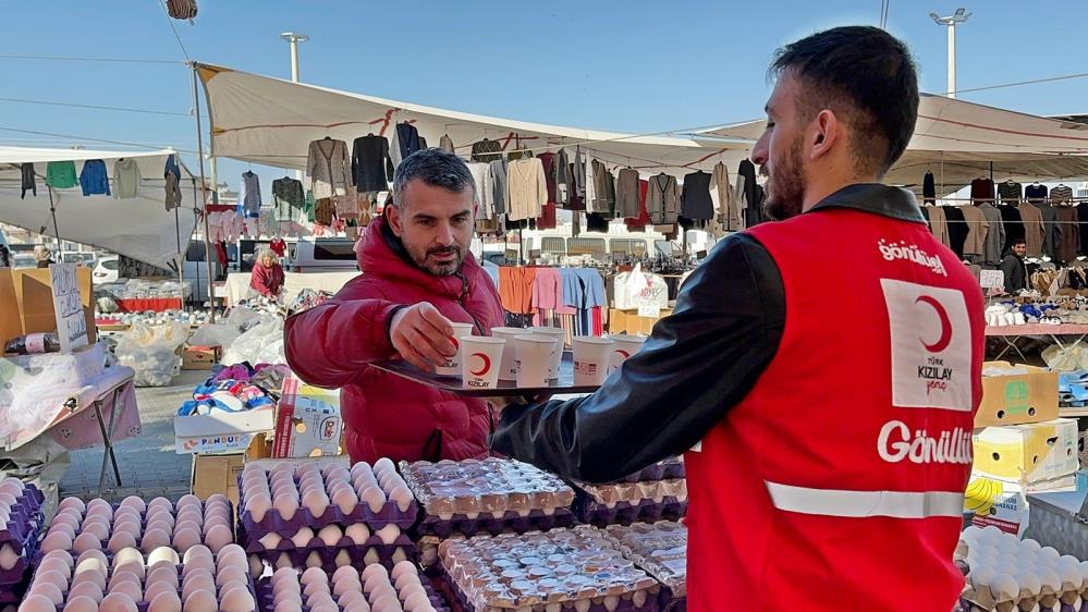 Kızılay'dan Manisalılara mesir macunu ikramı!-1